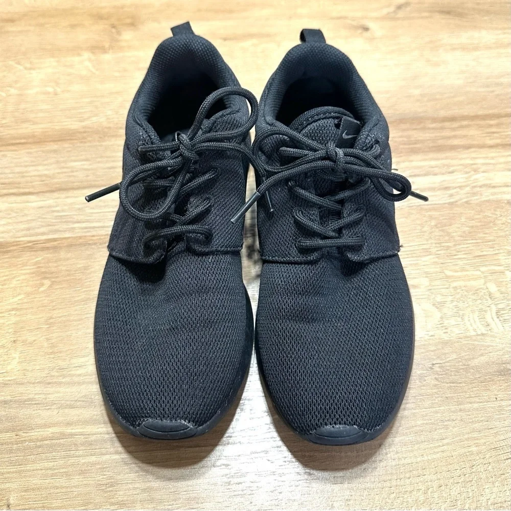 Nike Roshe One Black Lace Up Sneakers Black 5Y Sporty